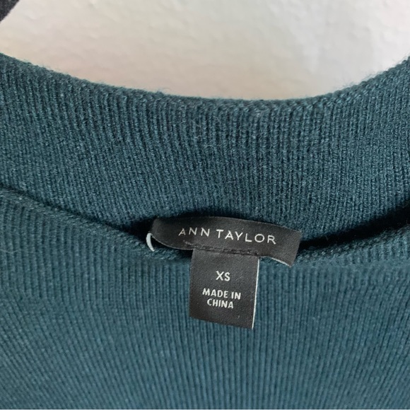 Ann Taylor dark green sweater dress sz x-small - Picture 4 of 4